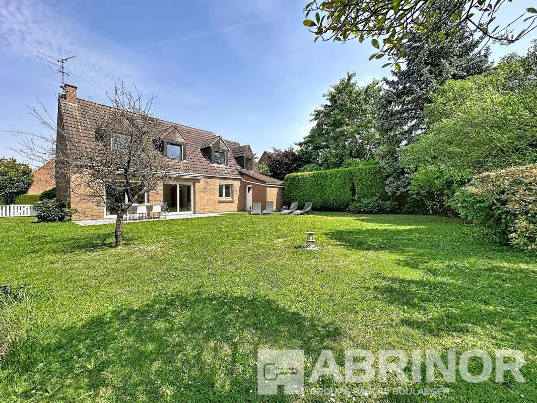 Maison 5 pièces 151 m² · à Linselles · 151 m² · 579 000 €