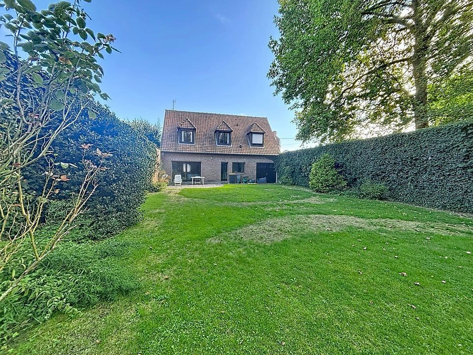Maison 7 pièces 160 m² · à Armentieres · 160 m² · 398 000 €