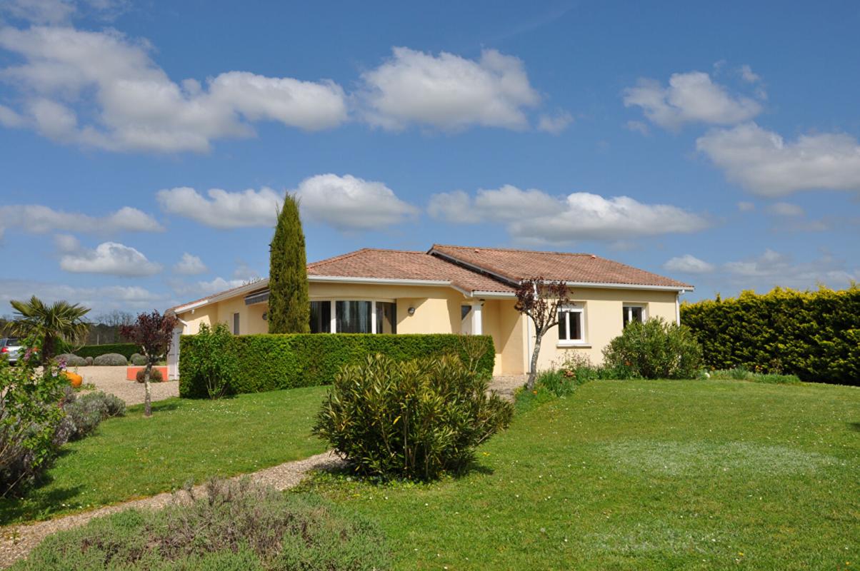 Maison 7 pièces 122 m² · à St Astier · 122 m² · 231 000 €