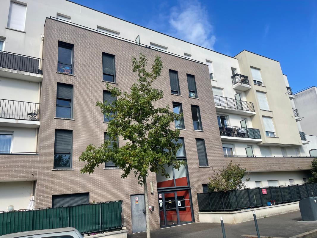 Appartement 4 pièces 73 m² · à Fleury Merogis · 73 m² · 185 000 €
