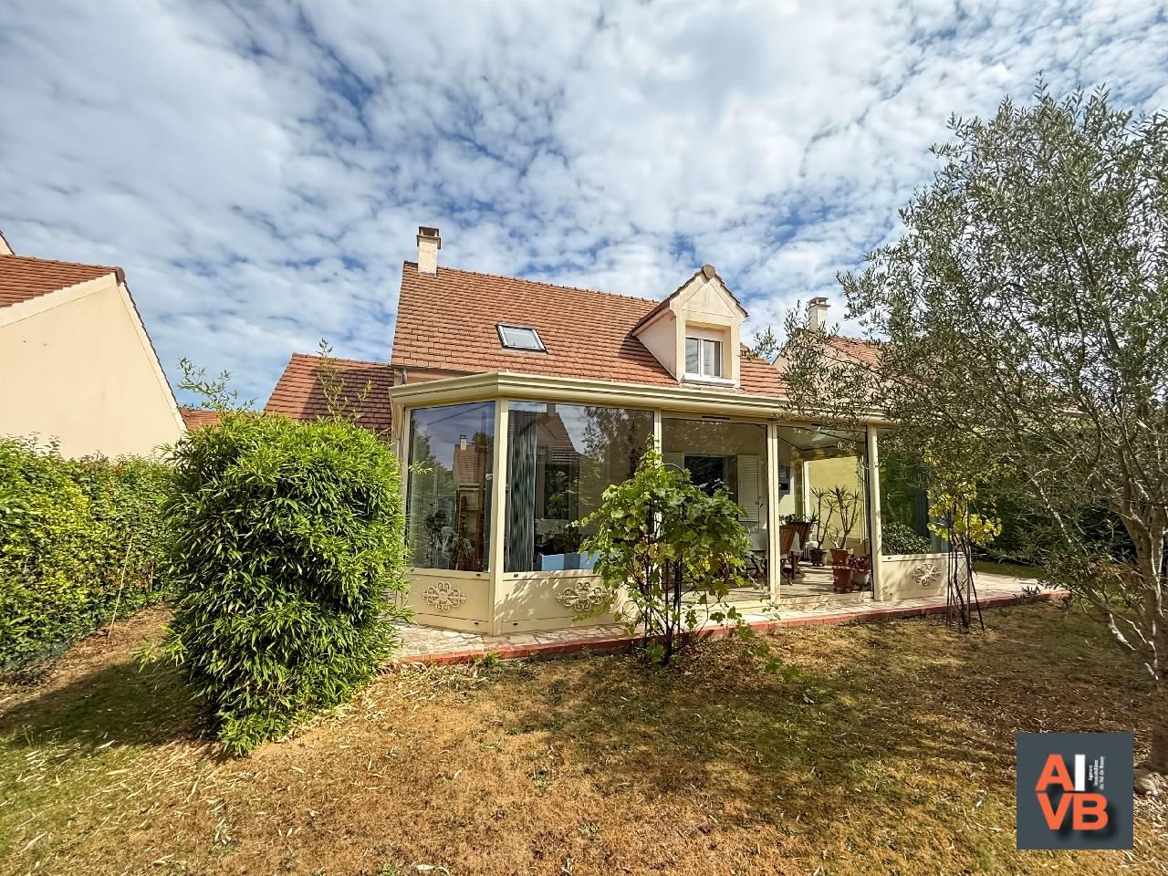 Maison 6 pièces 108 m² · à Bussy St Georges · 108 m² · 588 000 €