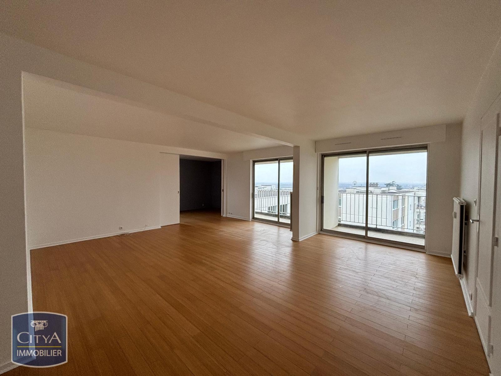 Appartement 5 pièces 130 m² · à Macon · 130 m² · 980 €/mois