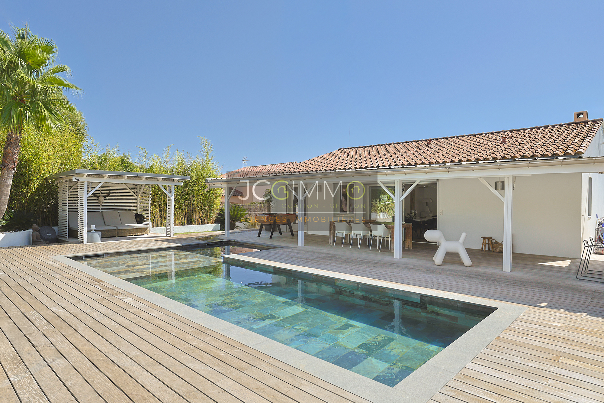 Maison 5 pièces 187 m² · à La Moutonne · 187 m² · 1 090 000 €