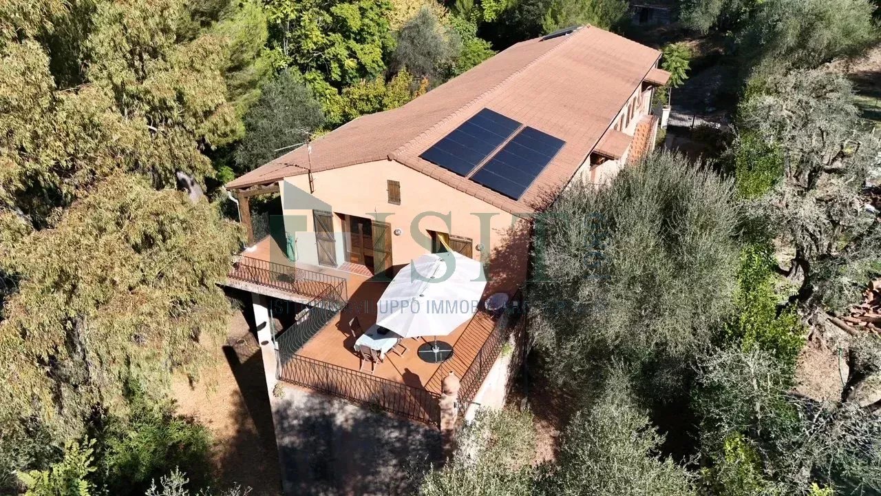 Maison 9 pièces 230 m² · à Nice · 230 m² · 685 000 €