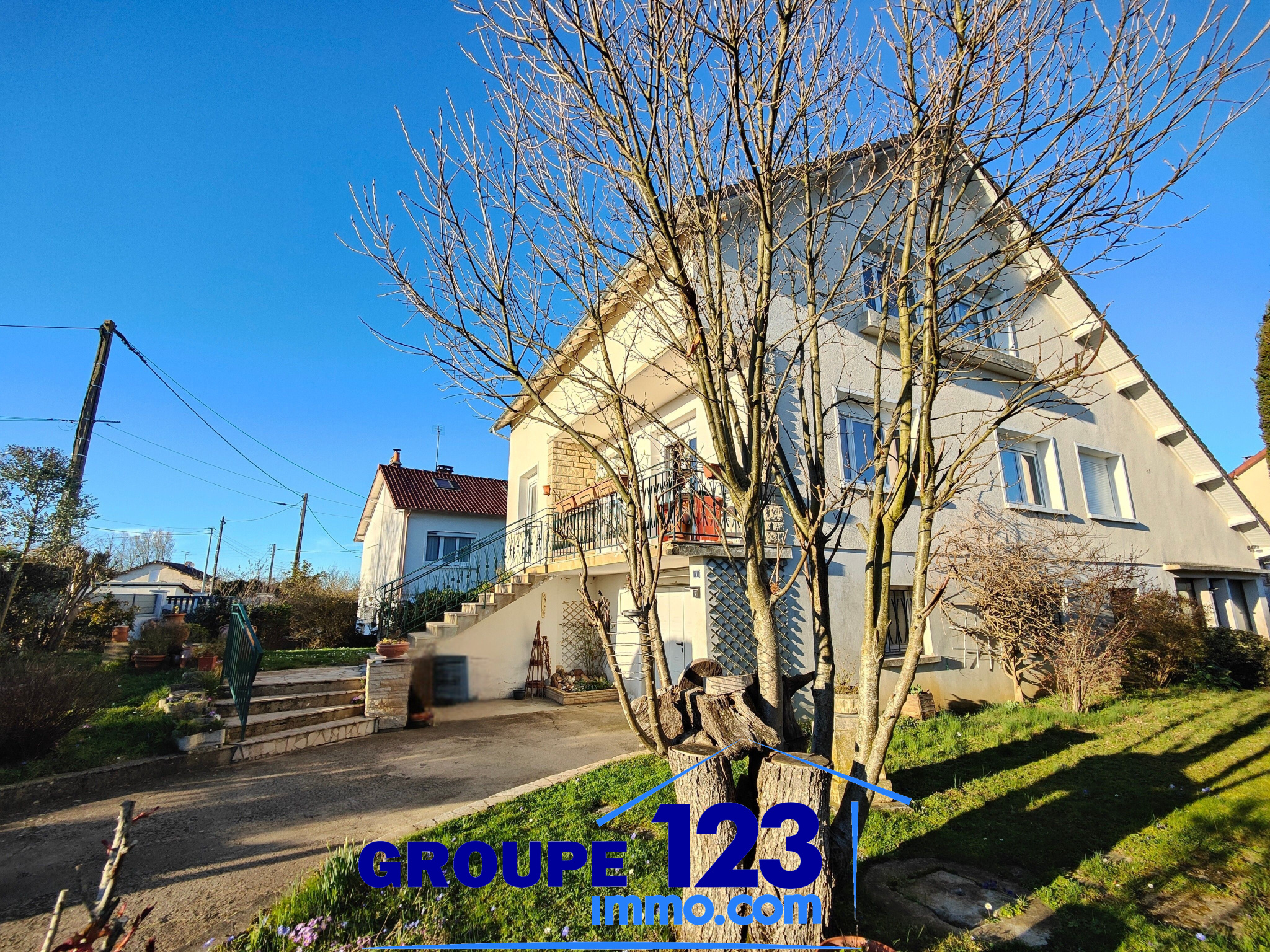Maison 8 pièces 166 m² · à Bonnard · 166 m² · 214 000 €