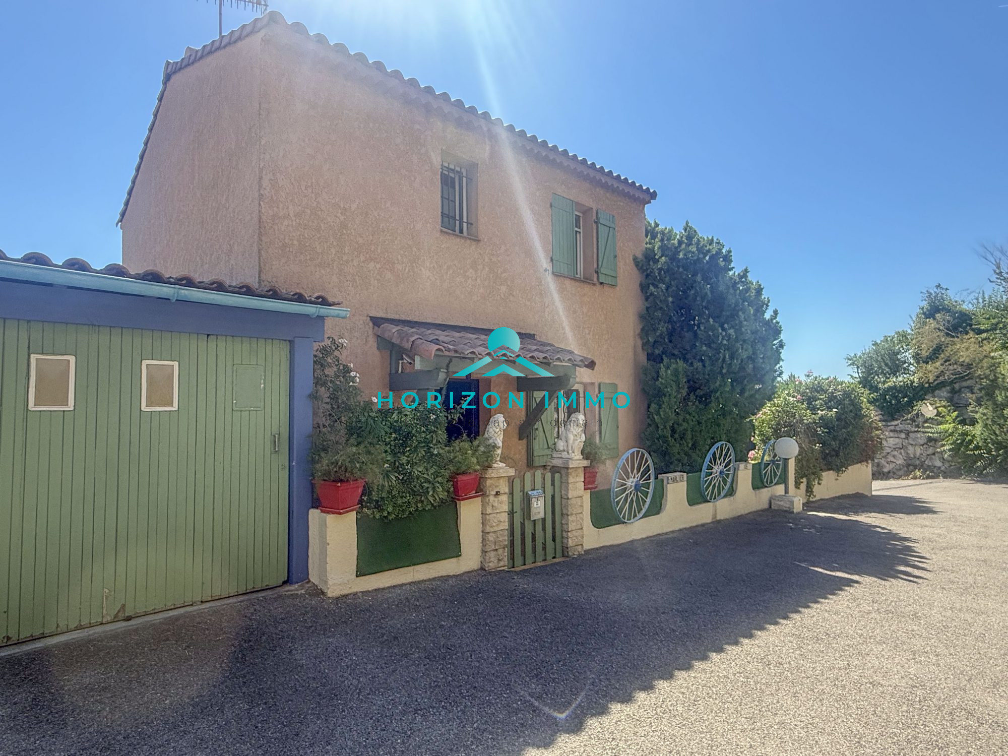 Maison 4 pièces 92 m² · à St Laurent du Var · 92 m² · 490 000 €