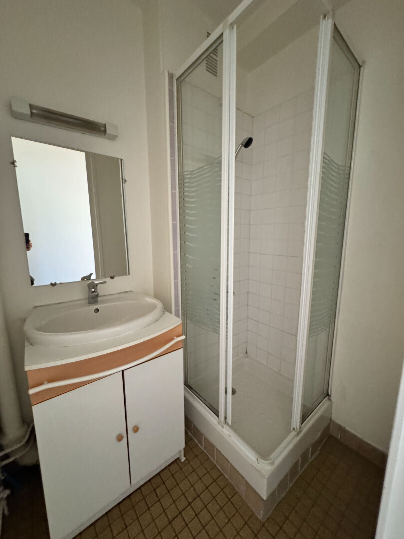Appartement – Orléans, Bel Air, Cité Emile Zola - Vue 5
