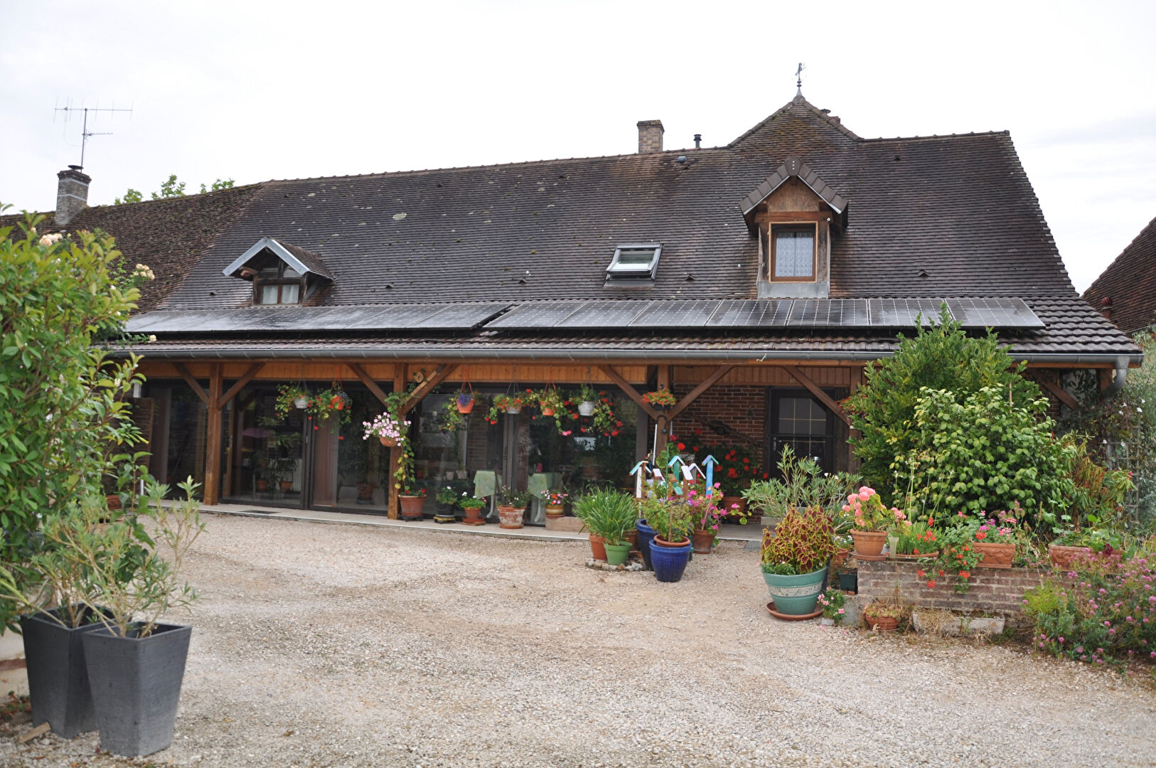 Maison 7 pièces 220 m² · à St Germain du Bois · 220 m² · 270 000 €