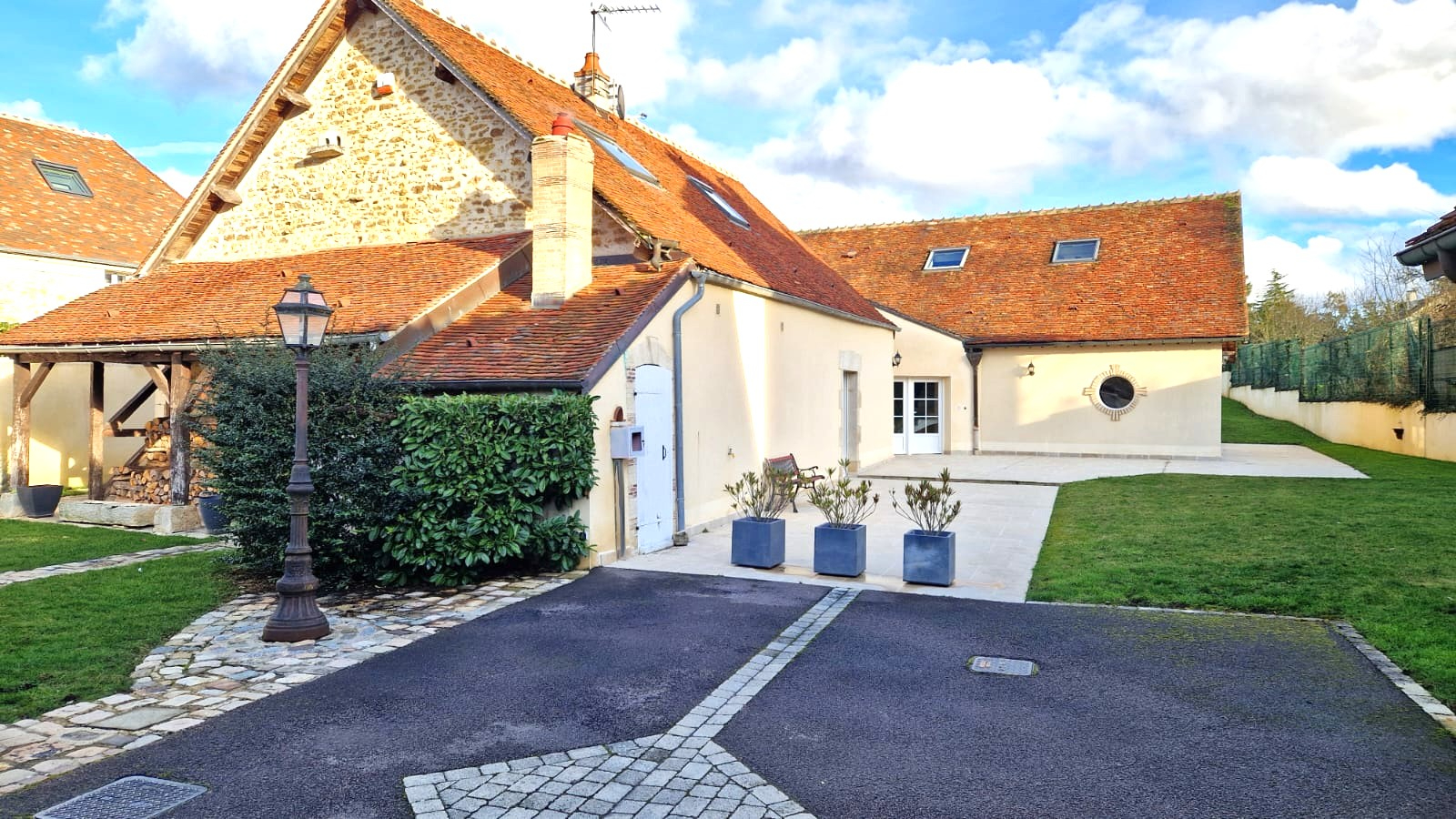Maison 10 pièces 364 m² · à Auxerre · 364 m² · 670 000 €