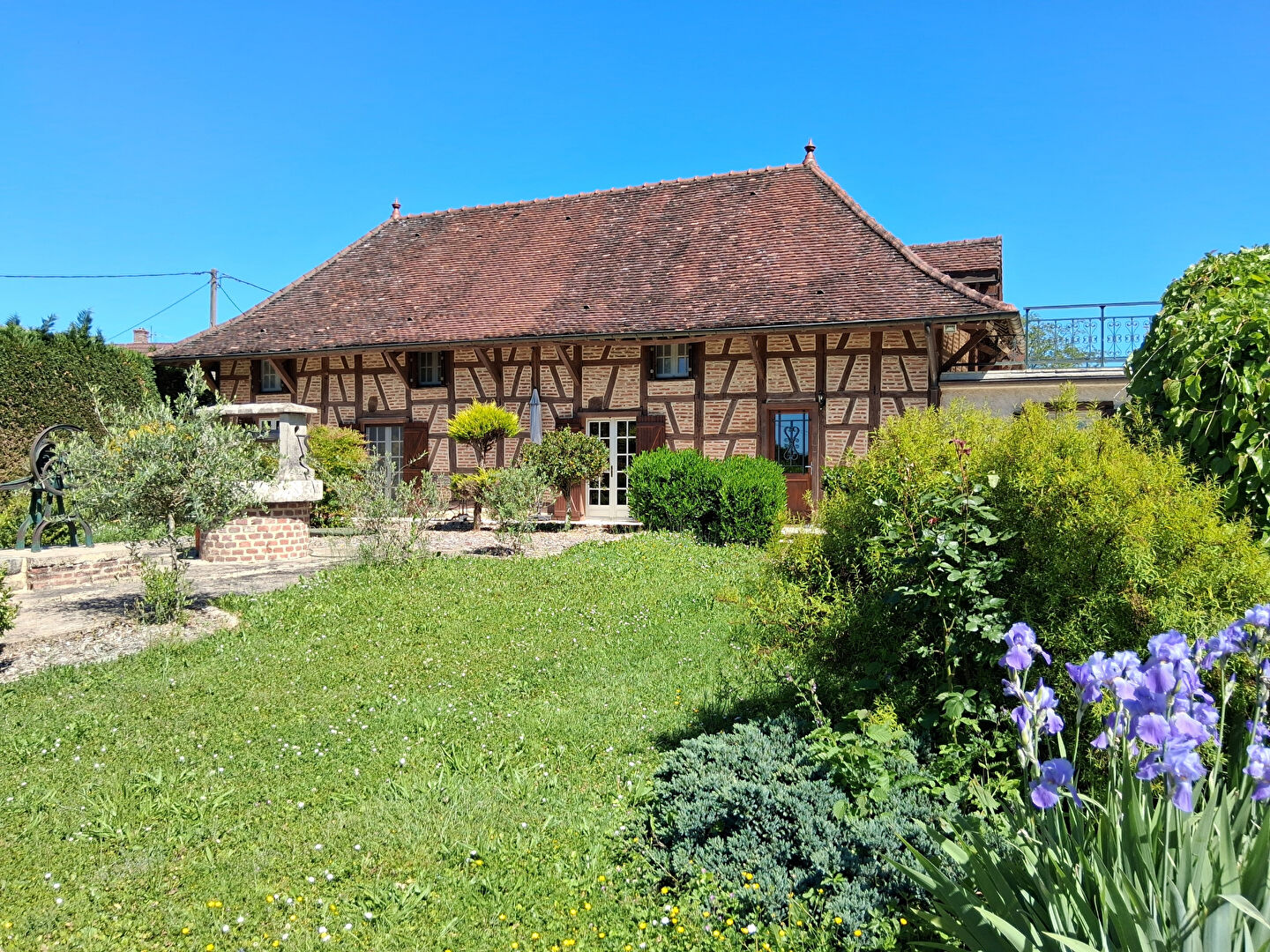 Maison 6 pièces 220 m² · à St Germain du Bois · 220 m² · 475 000 €