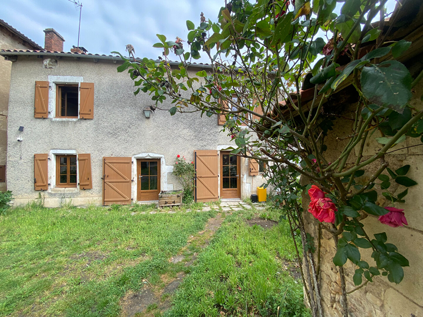 Maison 4 pièces 151 m² · à Persac · 151 m² · 74 000 €