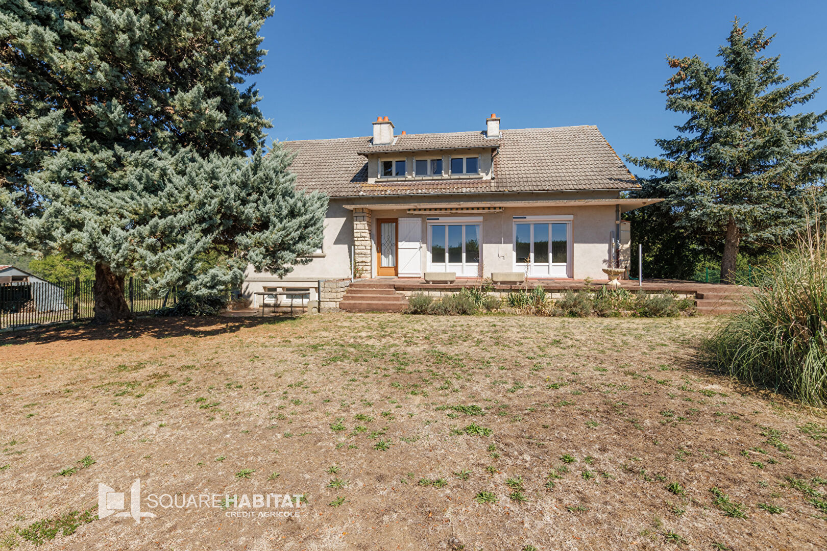 Maison 7 pièces 192 m² · à St Jean en Val · 192 m² · 240 000 €