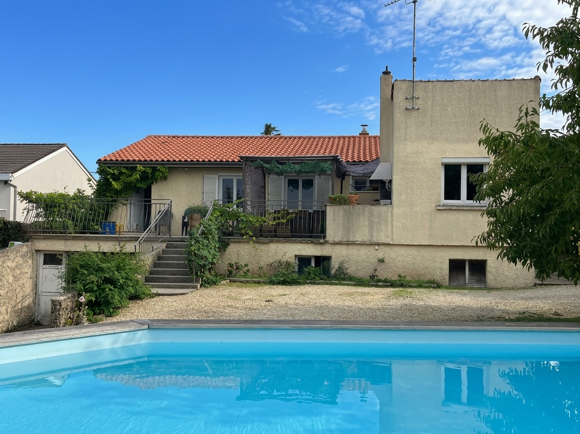 Maison 5 pièces 105 m² · à Vouille · 105 m² · 222 000 €