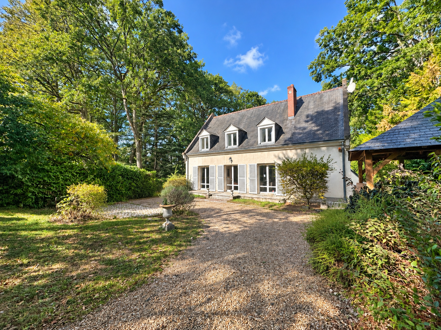 Maison 7 pièces 211 m² · à Chambray les Tours · 211 m² · 395 000 €