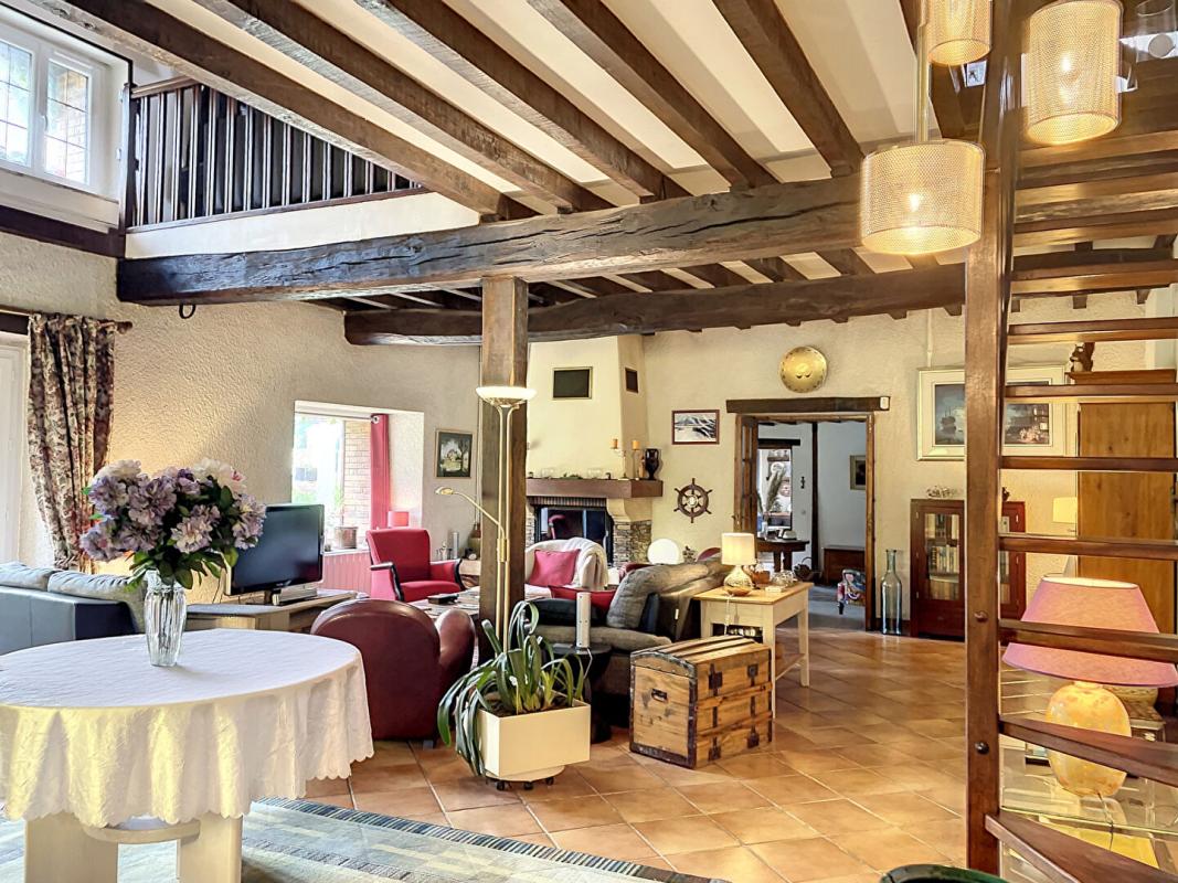 Maison 9 pièces 302 m² · à Joigny · 302 m² · 395 000 €