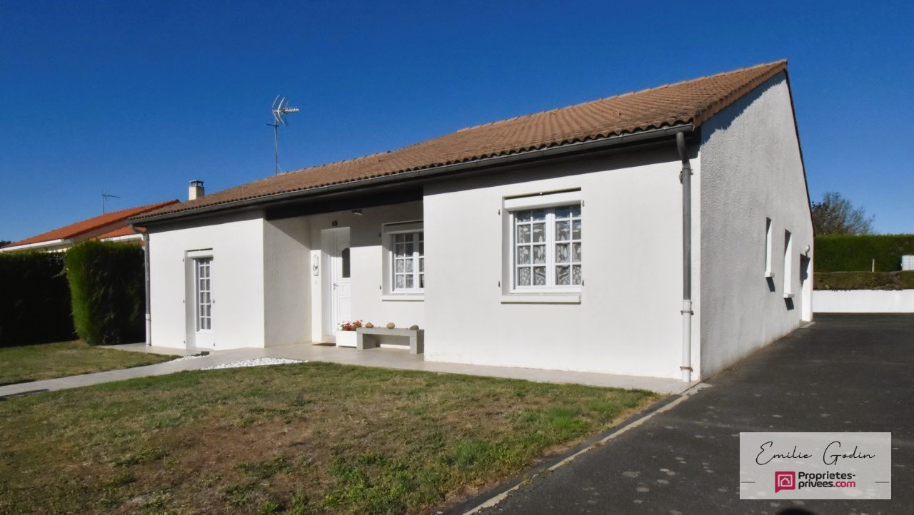 Maison 5 pièces 105 m² · à St Pierre des Echaubrognes · 105 m² · 187 200 €