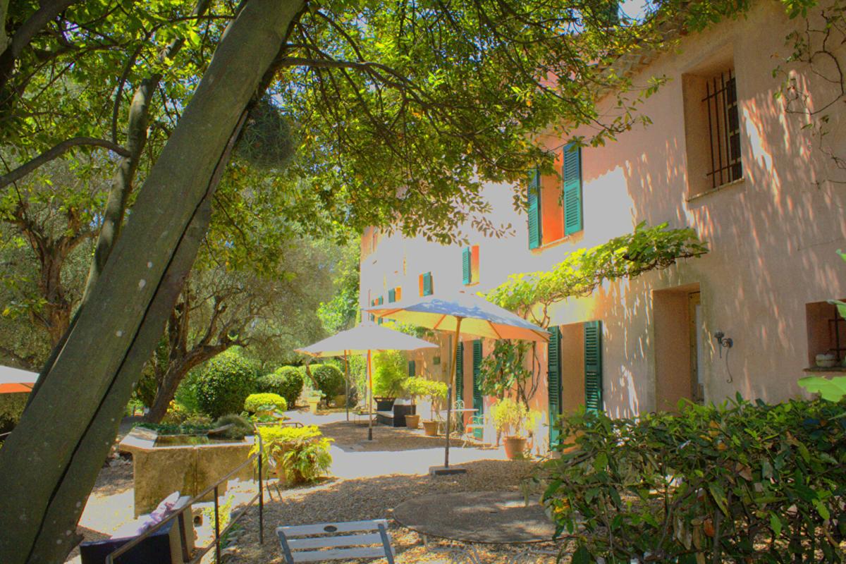 Maison 12 pièces 300 m² · à Peymeinade · 300 m² · 1 600 000 €