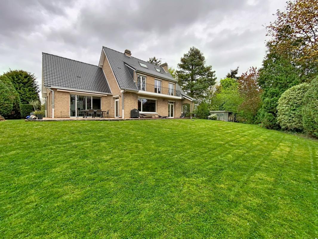 Maison 7 pièces 210 m² · à La Chapelle-d'Armentières · 210 m² · 745 000 €