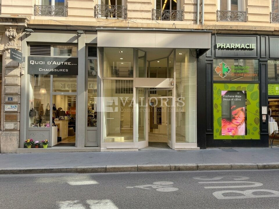 Local commercial 93 m² · à Lyon 02 · 93 m² · 2 696 €/mois