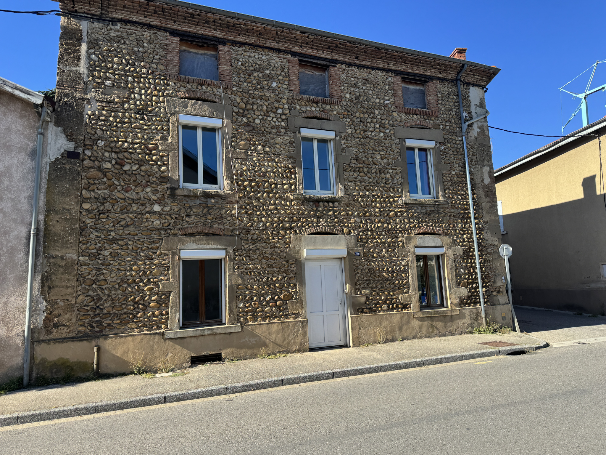 Maison 4 pièces 122 m² · à Anneyron · 122 m² · 199 000 €