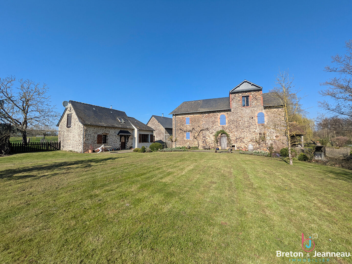 Maison 6 pièces 164 m² · à Sainte-Suzanne-Et-Chammes · 164 m² · 404 650 €