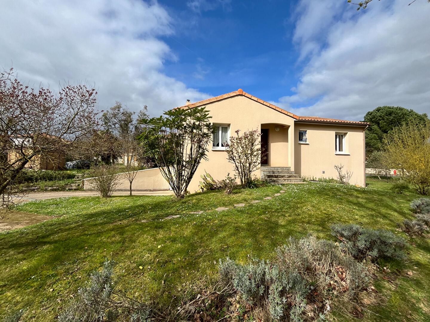 Maison 4 pièces 130 m² · à Fontaine le Comte · 130 m² · 261 500 €