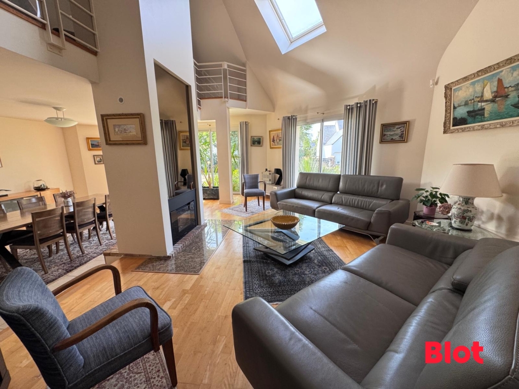 Maison 7 pièces 204 m² · à Bruz · 204 m² · 574 000 €
