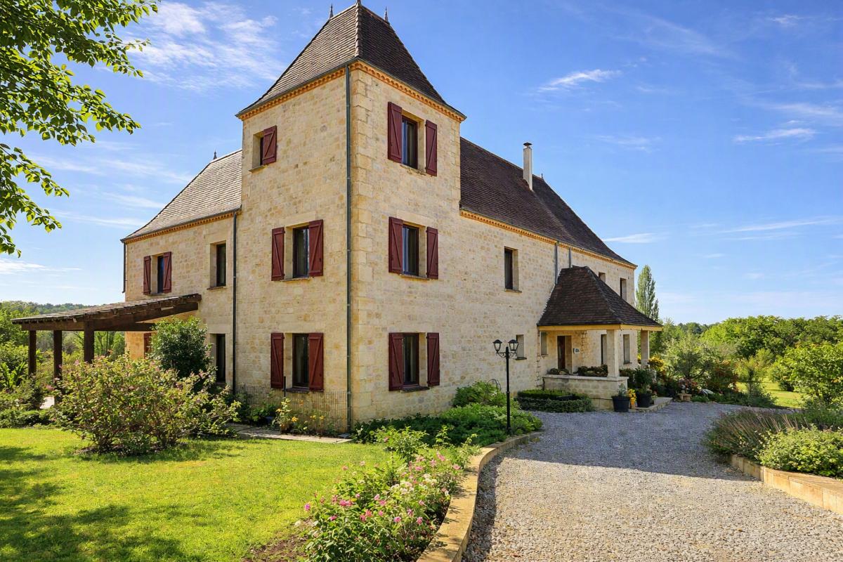 Maison 19 pièces 548 m² · à Payrac · 548 m² · 885 000 €
