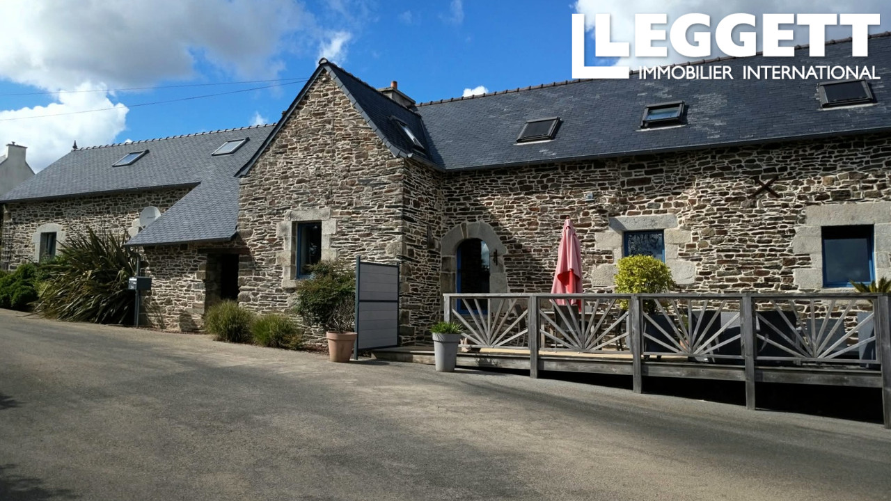 Maison 12 pièces 174 m² · à Le Cloitre Pleyben · 174 m² · 305 280 €