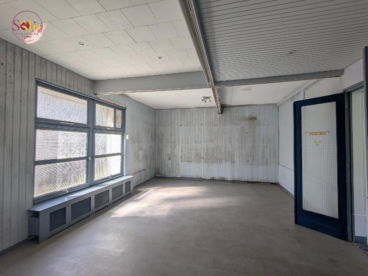 Local commercial 176 m² · à Cognac · 176 m² · 117 150 €