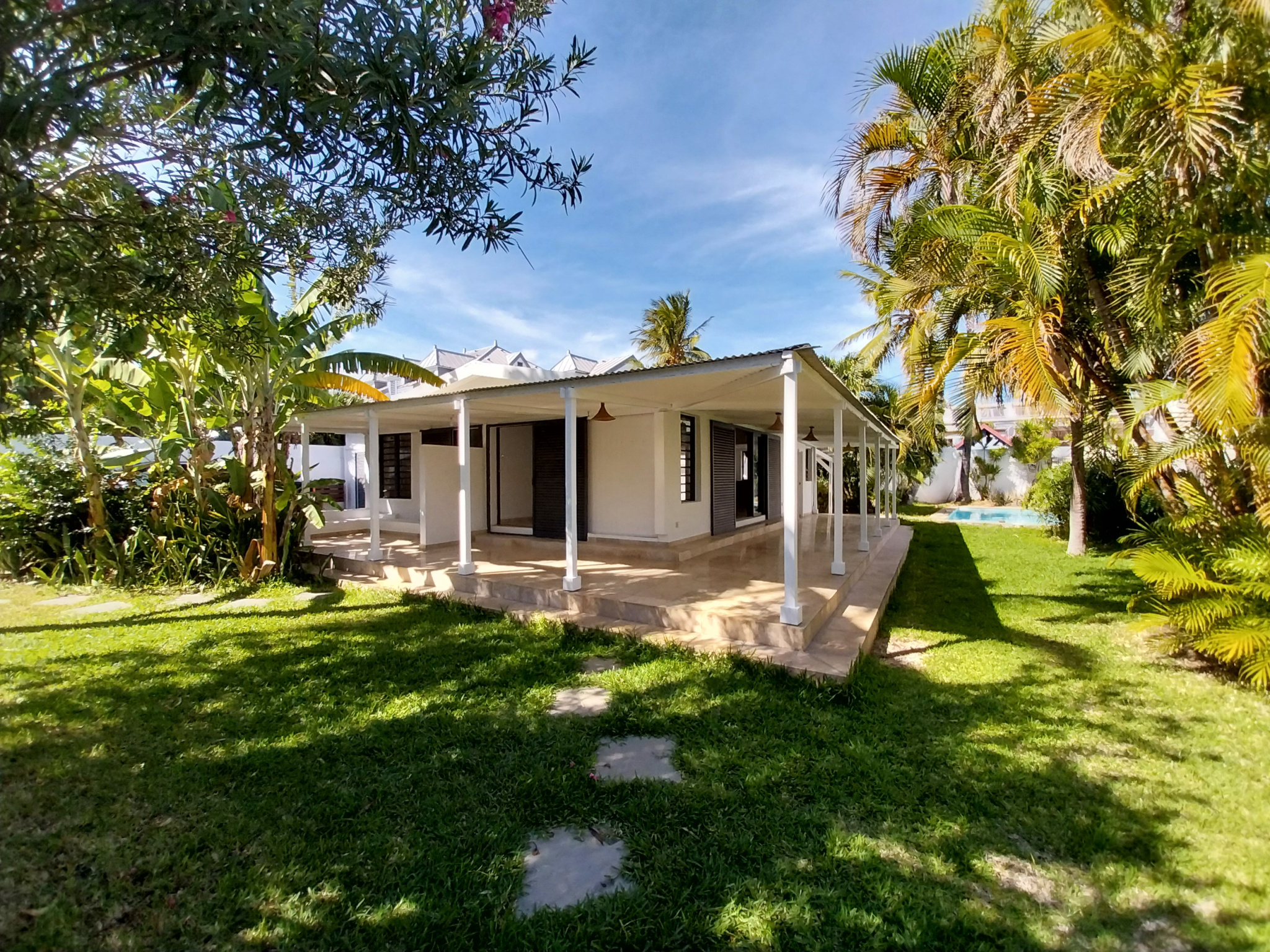 Maison 5 pièces 120 m² · à St Paul · 120 m² · 990 000 €