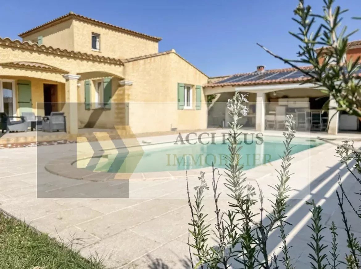 Maison 7 pièces 150 m² · à Redessan · 150 m² · 390 000 €