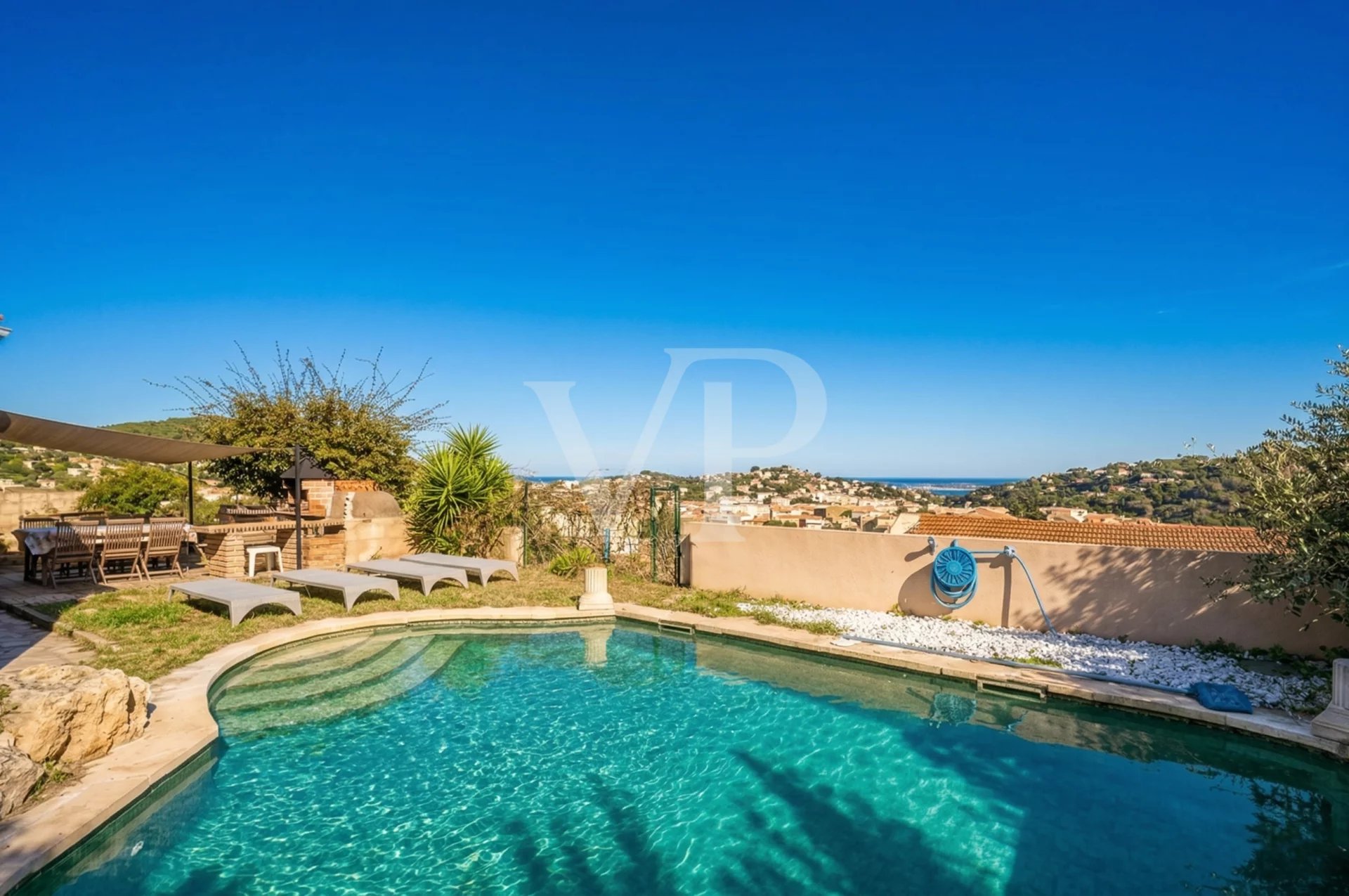 Maison 9 pièces 276 m² · à Vallauris · 276 m² · 1 175 000 €