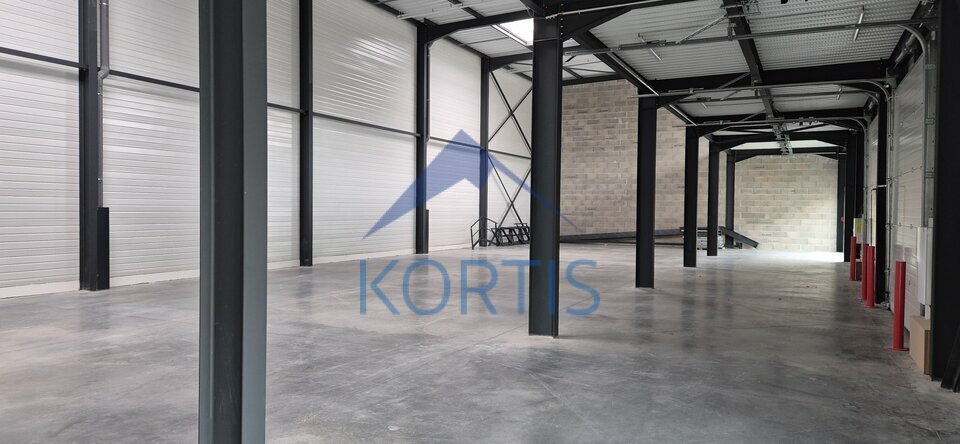 Local commercial 1192 m² · à Saint-Quentin-Fallavier · 1 192 m² · 10 123 €/mois