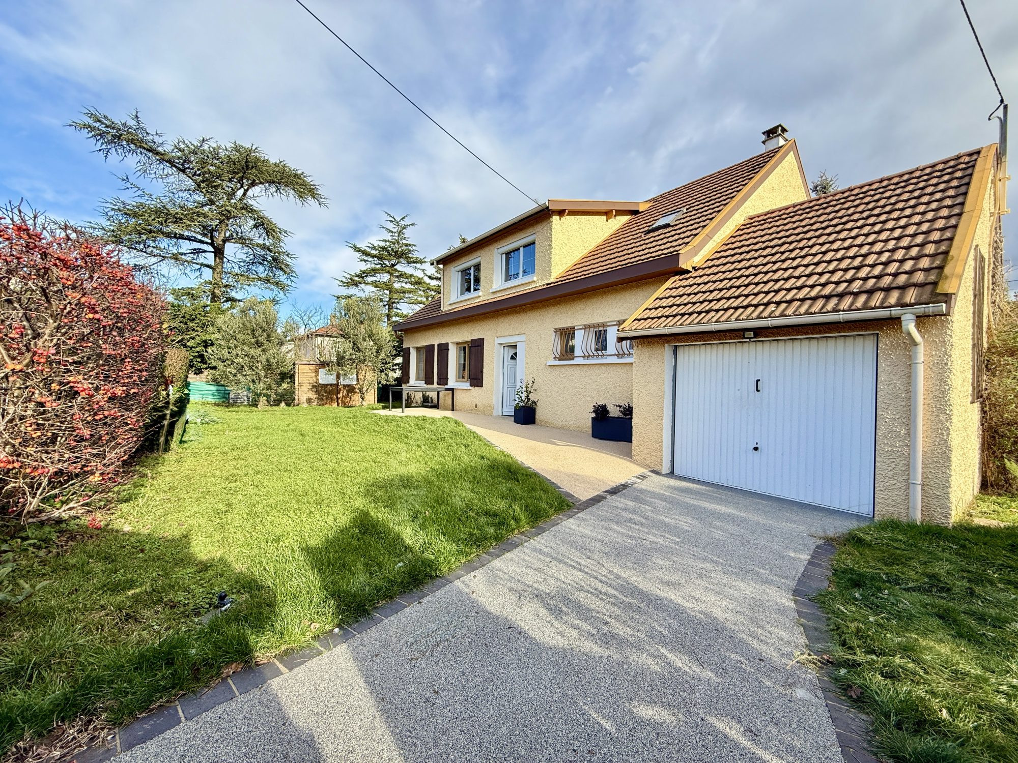 Maison 7 pièces 161 m² · à Chaponost · 161 m² · 599 000 €