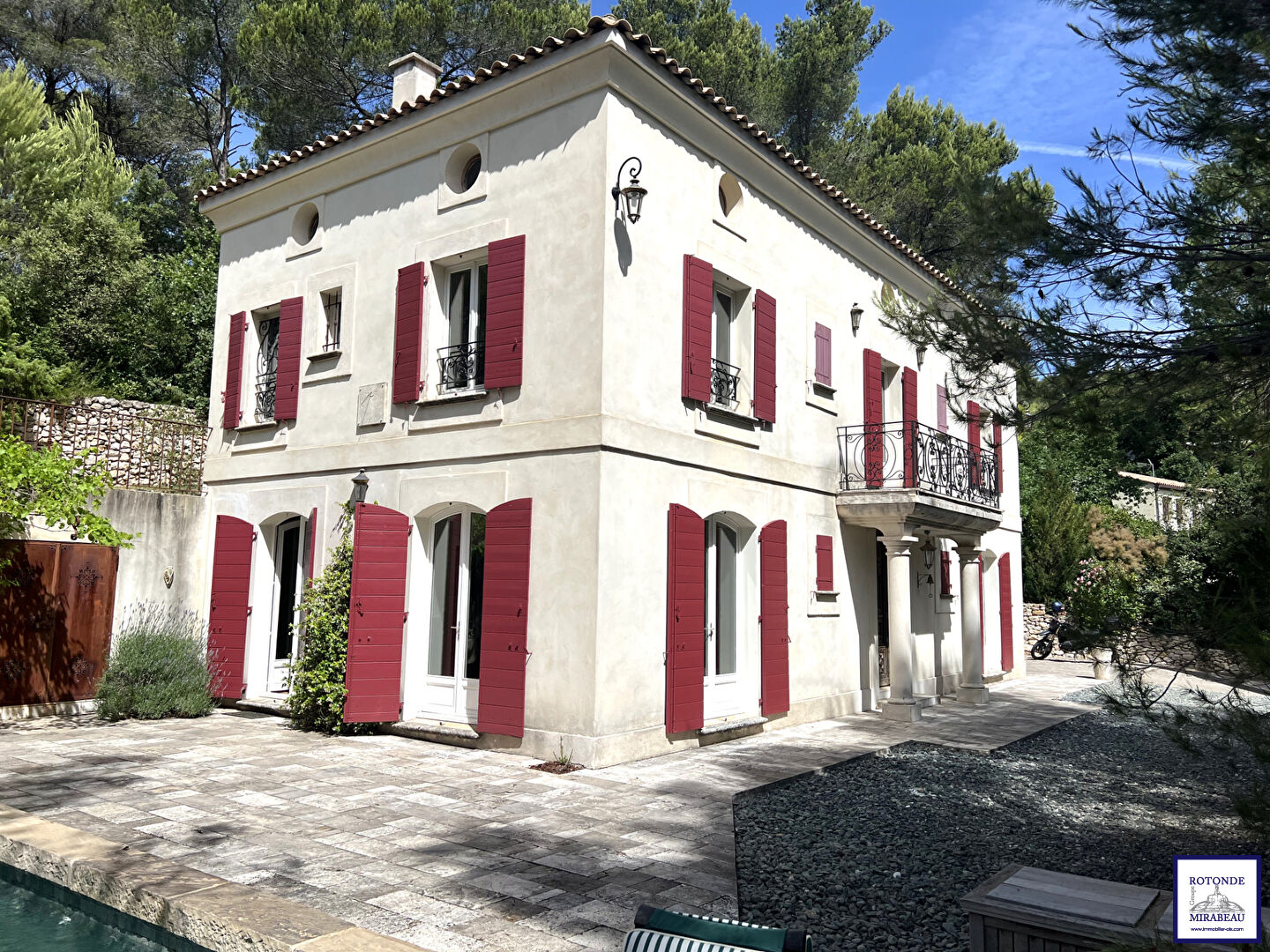Maison 5 pièces 223 m² · à Saint-Marc-Jaumegarde · 223 m² · 1 490 000 €