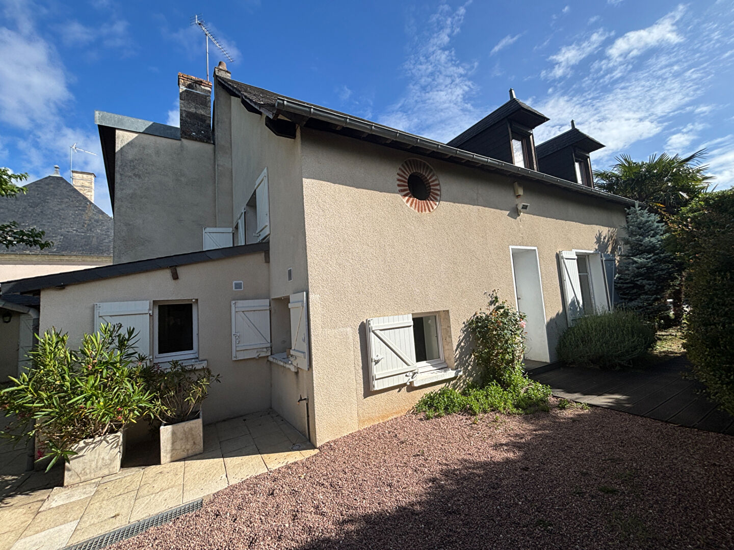 Maison 7 pièces 305 m² · à Bourges · 305 m² · 295 000 €