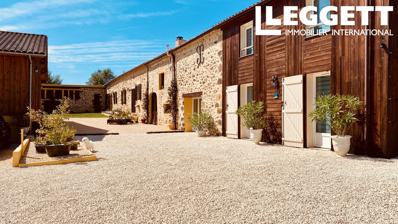 Maison 10 pièces 393 m² · à Capdrot · 393 m² · 575 000 €