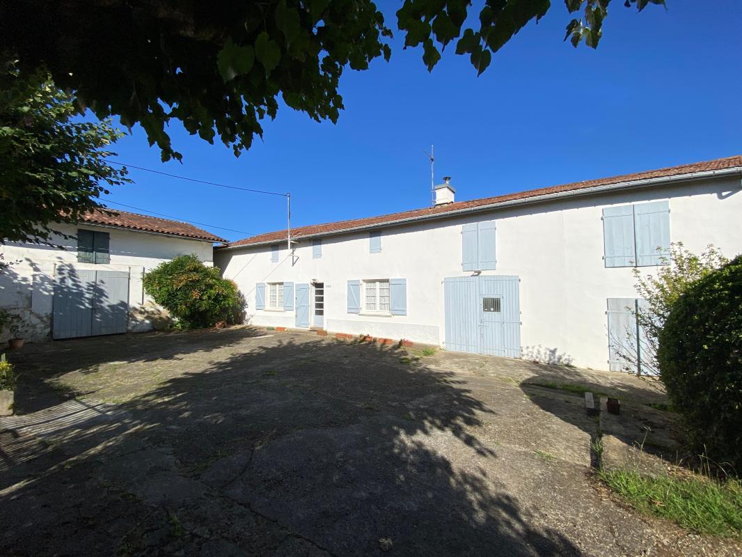 Maison 4 pièces 116 m² · à Poyartin · 116 m² · 172 000 €