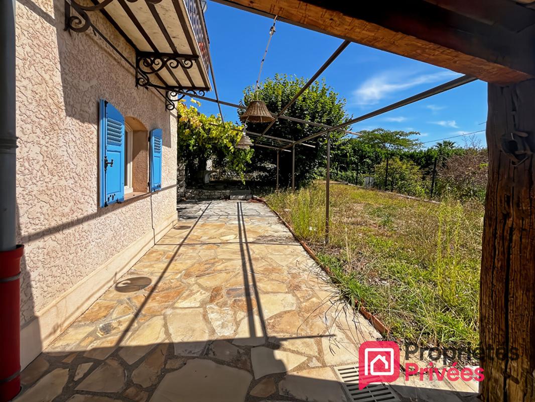 Appartement 5 pièces 181 m² · à La Gaude · 181 m² · 375 000 €