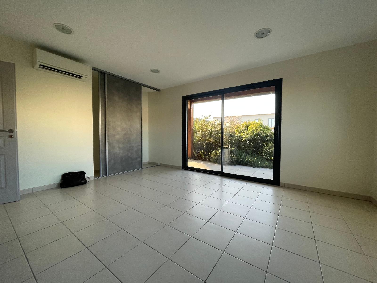 Local commercial 21 m² · à Lachapelle sous Aubenas · 21 m² · 500 €/mois