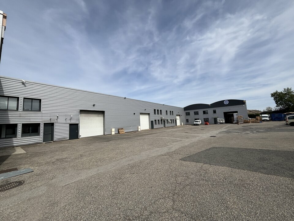 Local commercial 790 m² · à Chassieu · 790 m² · 4 938 €/mois