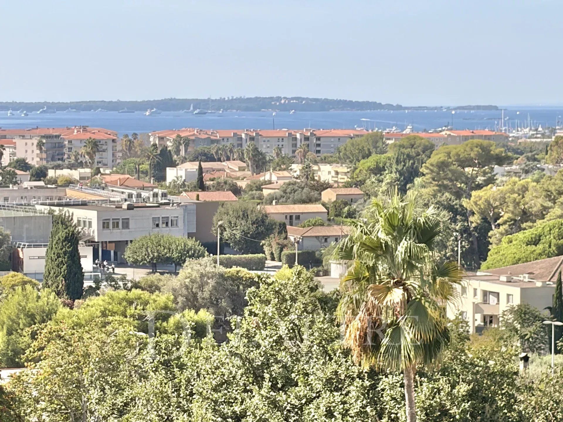 Appartement 4 pièces 102 m² · à Antibes · 102 m² · 750 000 €