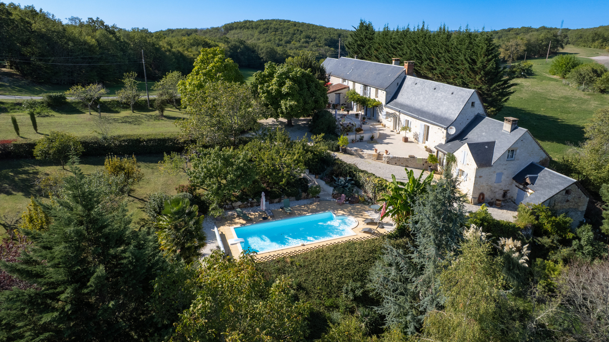 Maison 12 pièces 304 m² · à Pechs-de-l'Espérance · 304 m² · 561 000 €