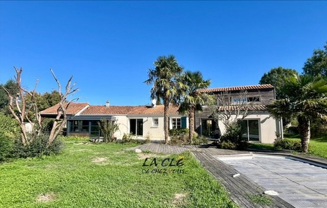 Maison à Aiffres