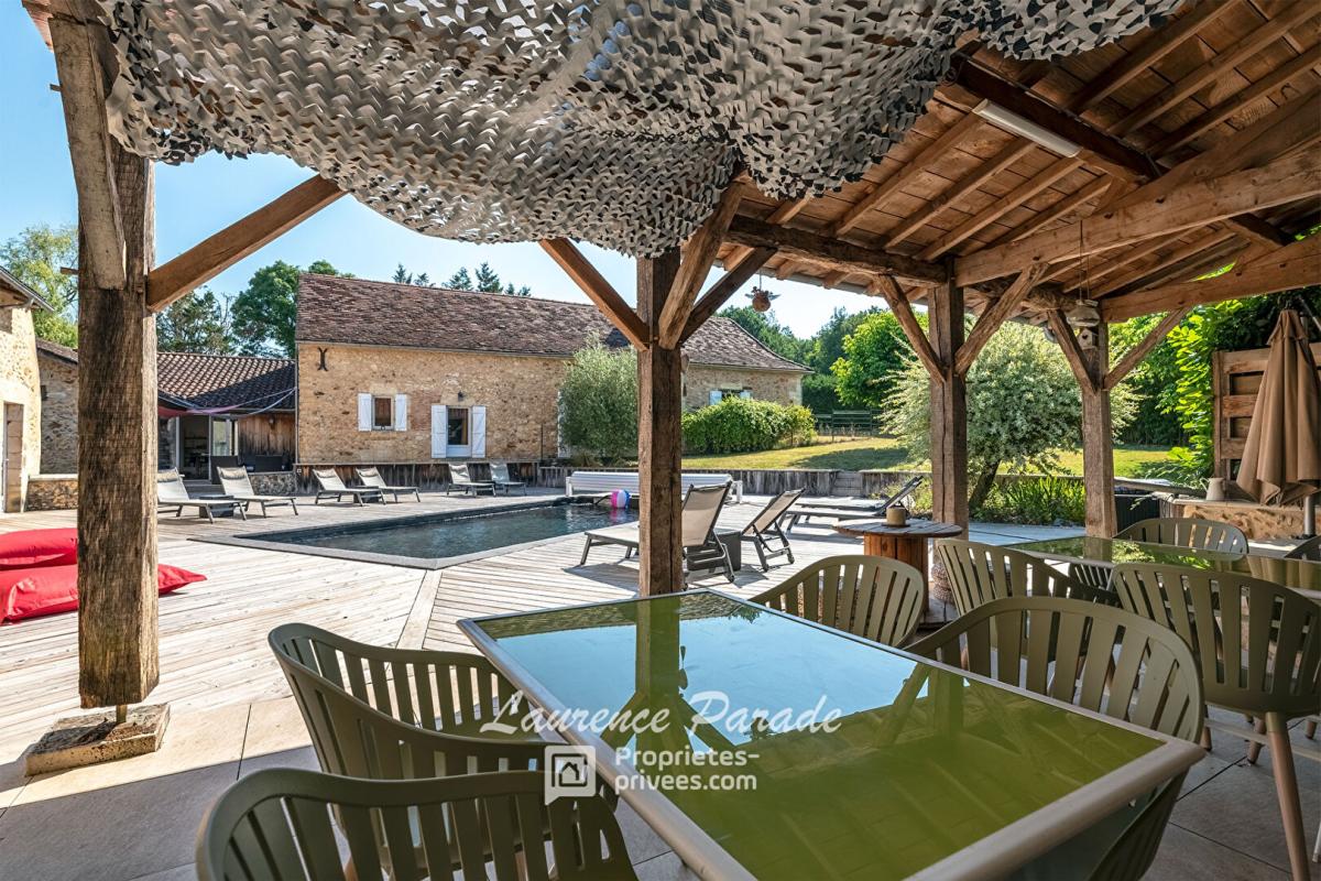 Maison 15 pièces 343 m² · à Sourzac · 343 m² · 997 500 €