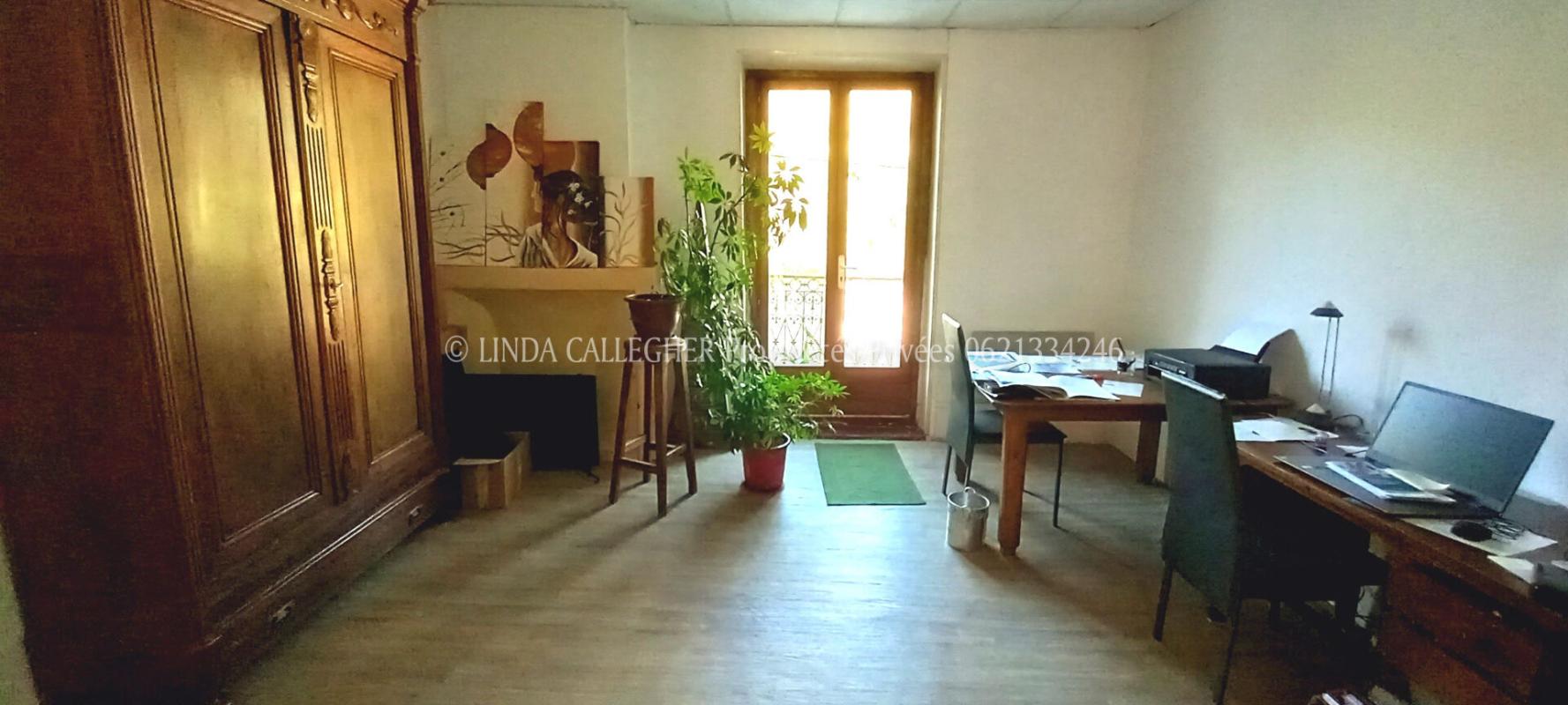 Immeuble 466 m² · à St Etienne Estrechoux · 466 m² · 219 000 €
