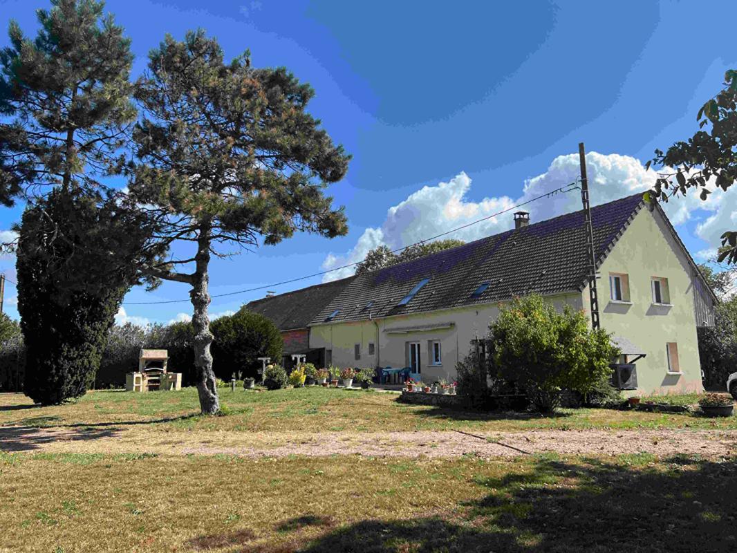 Maison 14 pièces 430 m² · à Neauphe sous Essai · 430 m² · 375 000 €