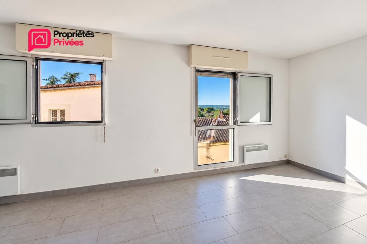 Appartement 1 pièce 44 m² · à Uzes · 44 m² · 135 000 €