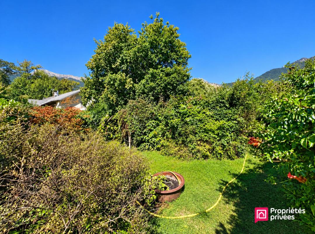 Maison 15 pièces 553 m² · à Gilly sur Isere · 553 m² · 650 000 €